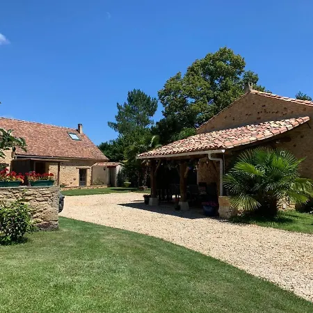 Au Coin Des Arbres